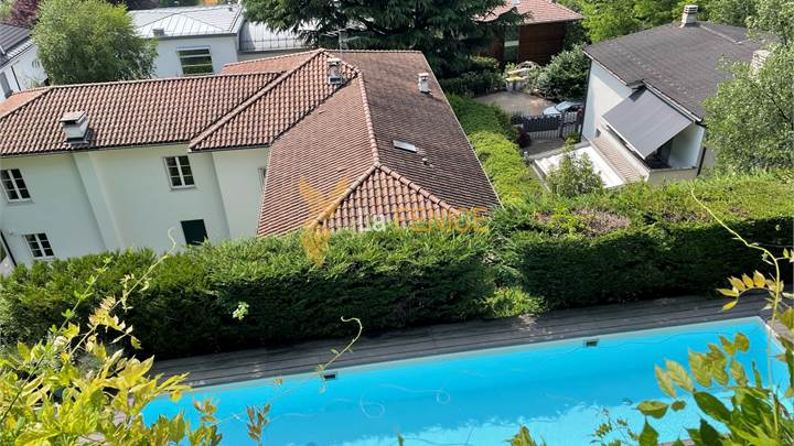 IN ESCLUSIVA VILLA SINGOLA CON PISCINA 