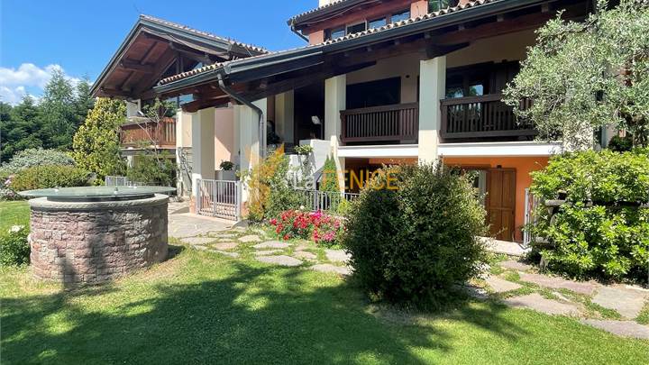 ELEGANTE VILLA SINGOLA CON PARCO, COLLINA PERGINE VALSUGANA