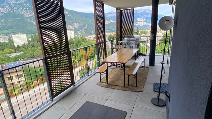 MINI APPARTAMENTO CON TERRAZZO E GARAGE