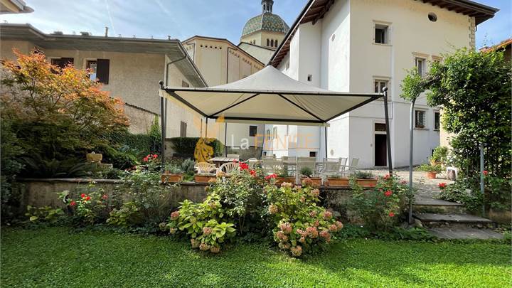 CASA SINGOLA CON PIU’ UNITA’ E GIARDINO PRIVATO CENTRO MEZZOCORONA